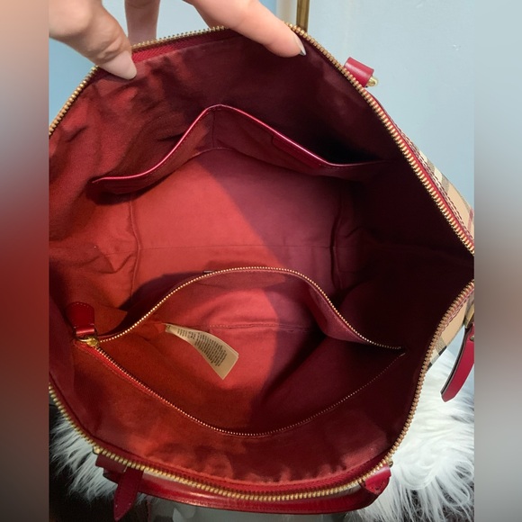 ❌SOLD❌Authentic Burberry tote with red leather - Picture 14 of 17